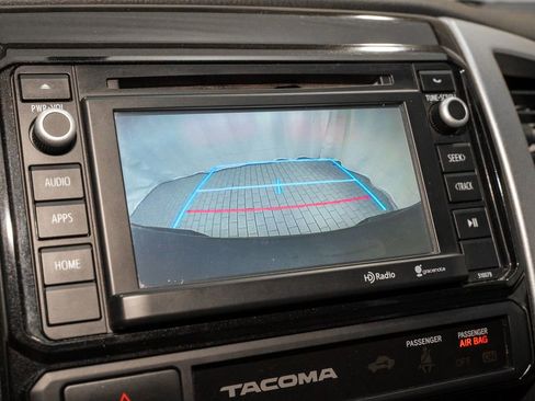 Used 2015 Toyota Tacoma PreRunner image 11