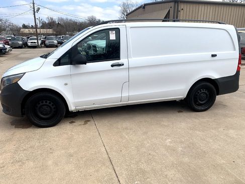 Used 2016 Mercedes-Benz Metris Cargo Van image 30