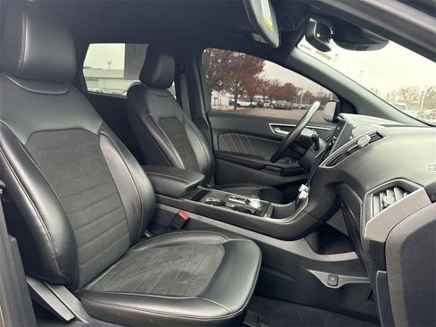 Used 2022 Ford Edge ST-Line image 25