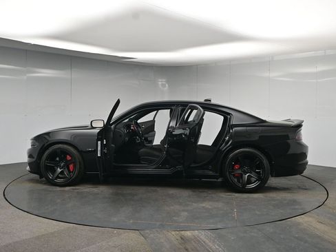 Used 2018 Dodge Charger R/T w/ Blacktop Package image 53