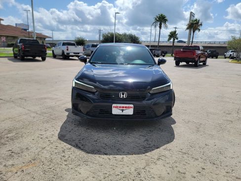 Used 2023 Honda Civic Sport image 2