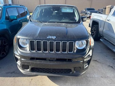 Used 2023 Jeep Renegade Latitude AWD/4WD image 2