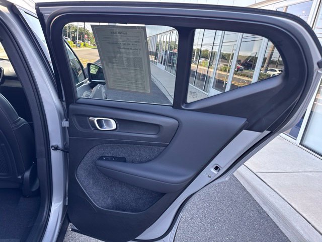 Certified 2025 Volvo XC40 B5 Plus AWD/4WD image 12