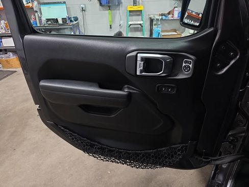 Used 2022 Jeep Wrangler Sport AWD/4WD image 27