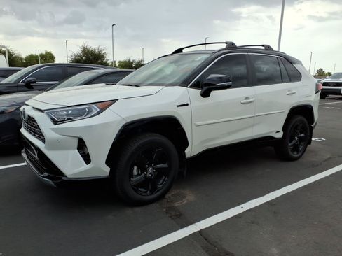 Used 2020 Toyota RAV4 XSE AWD/4WD image 1