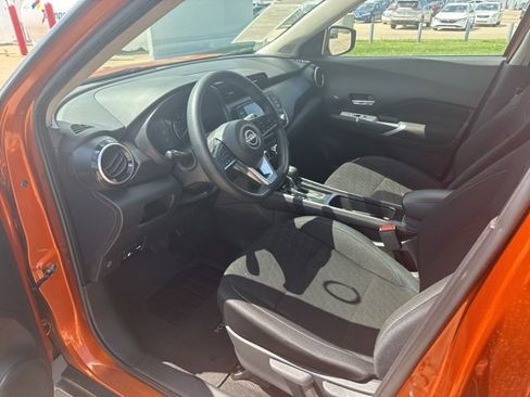 Used 2024 Nissan Kicks SV w/ Interior Electronics Package FWD image 16