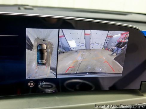 New 2025 Cadillac Lyriq Sport image 15