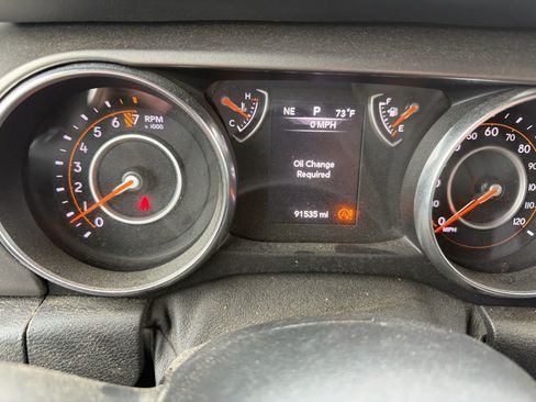 Used 2019 Jeep Wrangler Unlimited Sport S AWD/4WD image 2