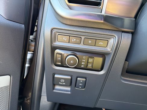 Used 2024 Ford F150 Platinum w/ FX4 Off-Road Package AWD/4WD image 20