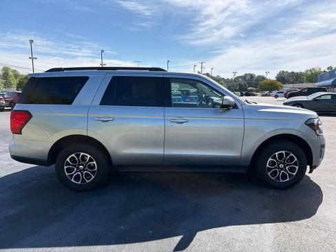 Used 2024 Ford Expedition XLT AWD/4WD image 7