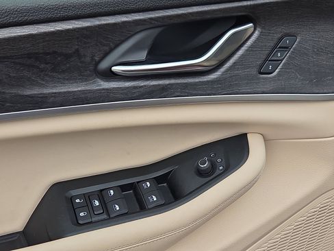 Used 2025 Jeep Grand Cherokee Limited w/ Trailer Tow Package image 13