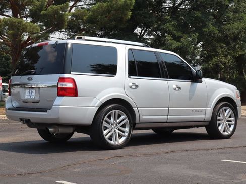 Used 2016 Ford Expedition Platinum AWD/4WD image 5
