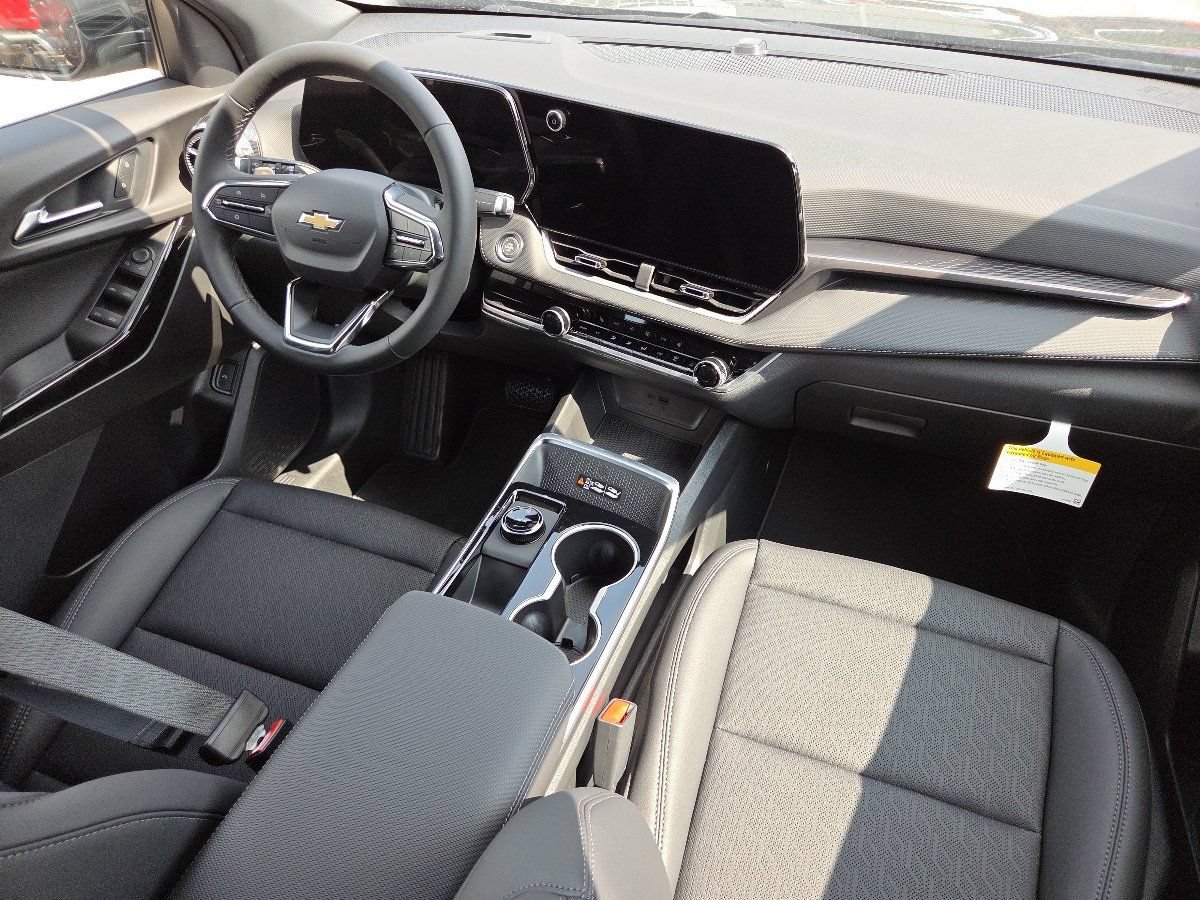 New 2027 Chevrolet Equinox LT w/ Convenience Package II FWD image 26
