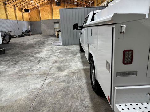 Used 2019 Ford F350 XL w/ Power Equipment Group RWD image 9