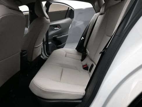 Used 2023 Toyota Prius XLE AWD/4WD image 18