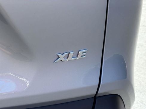 Used 2025 Toyota RAV4 XLE FWD image 8