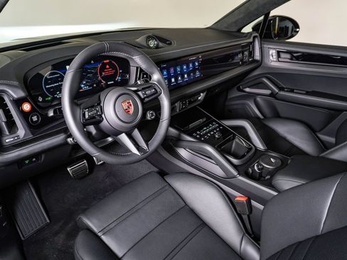 New 2026 Porsche Cayenne GTS AWD/4WD image 4