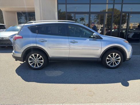 Used 2018 Toyota RAV4 Limited image 3