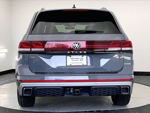 New 2026 Volkswagen Atlas Peak Edition image 5