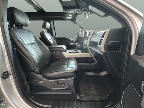 Used 2019 Ford F150 Lariat w/ Equipment Group 502A Luxury AWD/4WD image 20