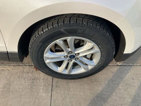 Used 2019 Ford Edge SEL w/ Equipment Group 201A image 38