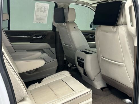 Used 2024 GMC Yukon XL Denali w/ Denali Reserve Package AWD/4WD image 17
