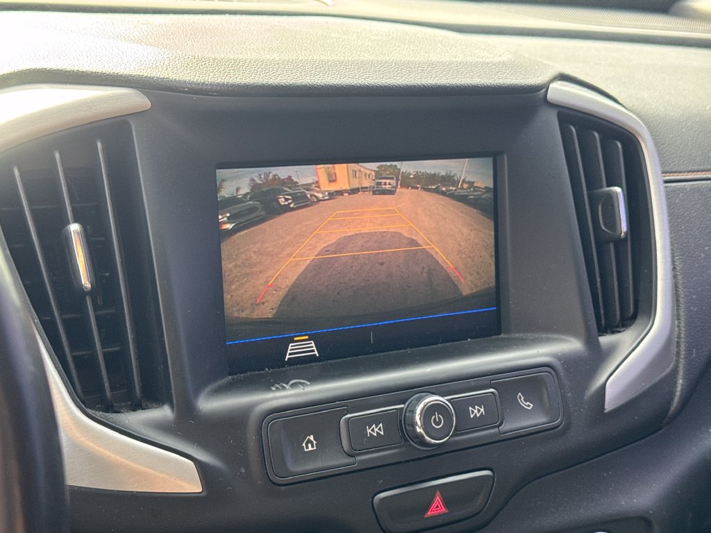 Used 2021 GMC Terrain SLE w/ Driver Convenience Package FWD image 16