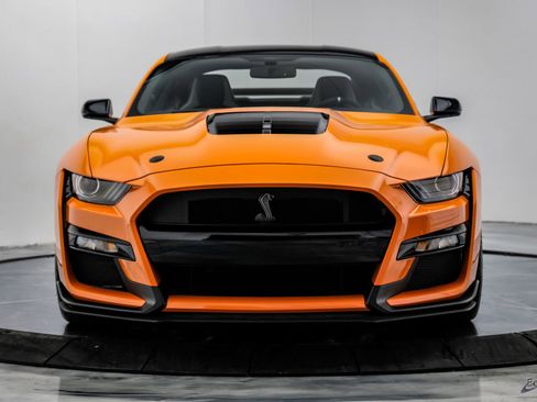 Used 2021 Ford Mustang Shelby GT500 w/ Carbon Fiber Track Pack image 32