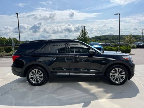 Used 2023 Ford Explorer XLT w/ Equipment Group 202A RWD image 22