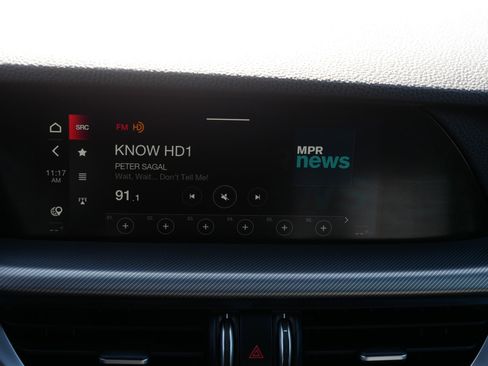 Used 2025 Alfa Romeo Stelvio Sprint w/ Convenience Package image 22