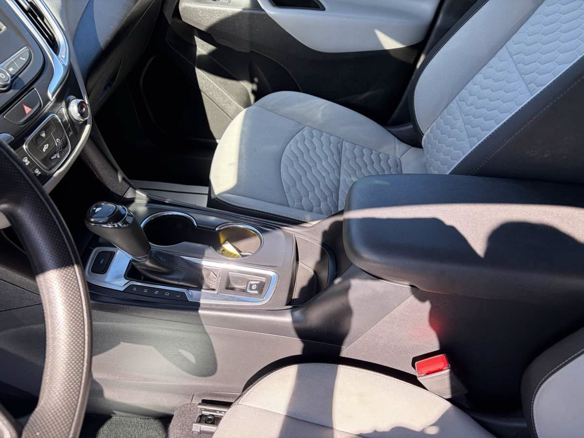 Used 2019 Chevrolet Equinox LS w/ LS Convenience Package AWD/4WD image 14