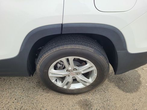 Used 2023 GMC Terrain SLE w/ Driver Convenience Package image 25