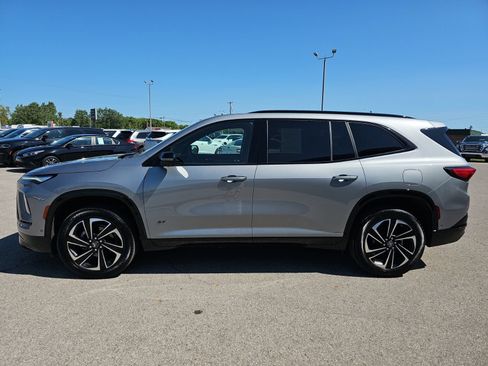 Used 2025 Buick Enclave Sport Touring w/ Super Cruise Package FWD image 4