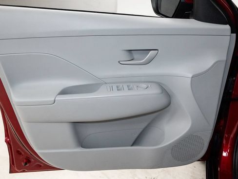 Used 2025 Hyundai Kona SEL FWD image 9