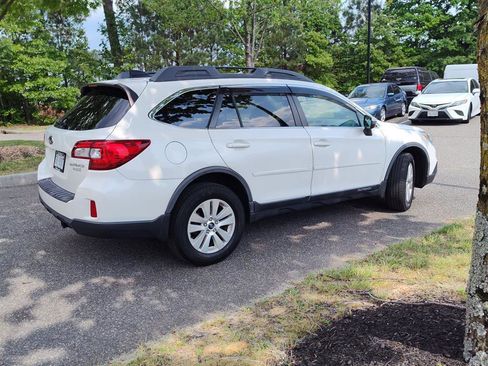 Used 2016 Subaru Outback 2.5i Premium AWD/4WD image 3