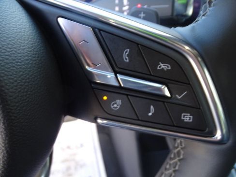 Used 2025 Buick Enclave AWD Preferred image 19