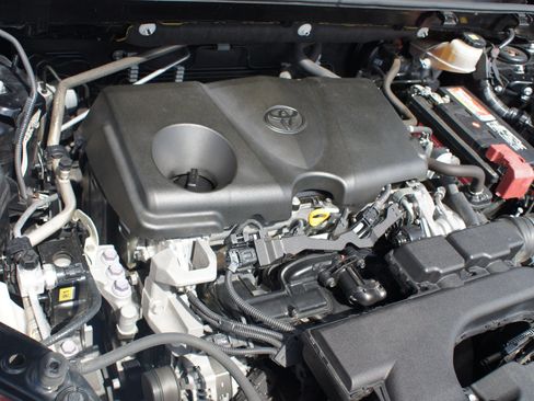 Used 2019 Toyota RAV4 Limited w/ Advanced Technology Package FWD image 29