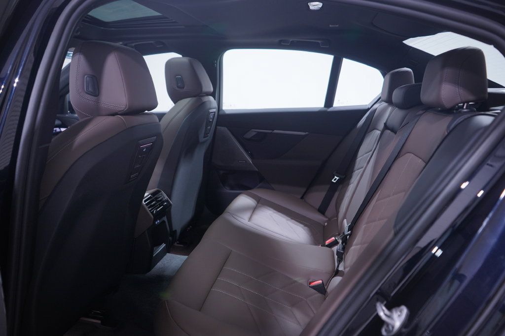 Used 2026 BMW 530i w/ M Sport Package RWD image 9