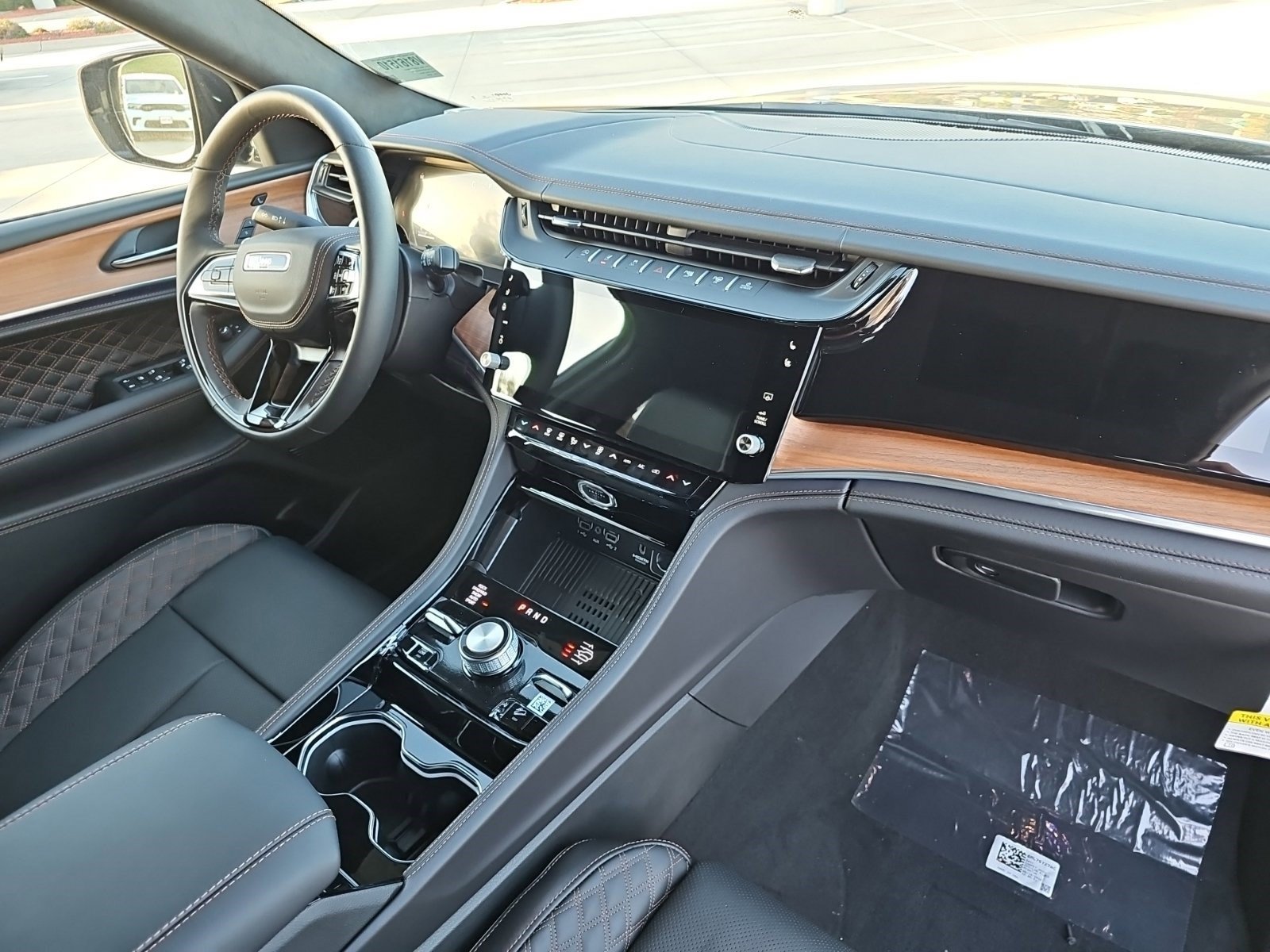 New 2027 Jeep Grand Cherokee Summit AWD/4WD image 13