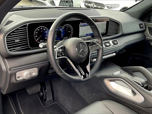 Certified 2025 Mercedes-Benz GLE 450e 4MATIC w/ Driver Assistance Package image 11