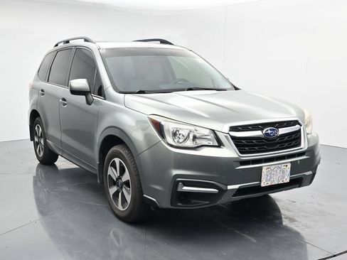 Used 2017 Subaru Forester 2.5i Premium w/ Protection Package #1 AWD/4WD image 2