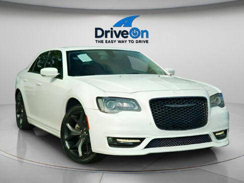 Used 2021 Chrysler 300 Touring L image 13