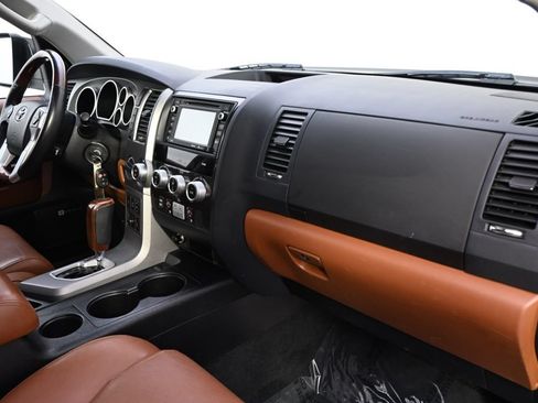 Used 2017 Toyota Sequoia Platinum AWD/4WD image 12