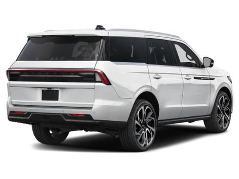 Used 2026 Lincoln Navigator Black Label AWD/4WD image 4