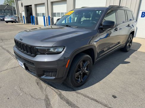 Used 2022 Jeep Grand Cherokee L Laredo image 7