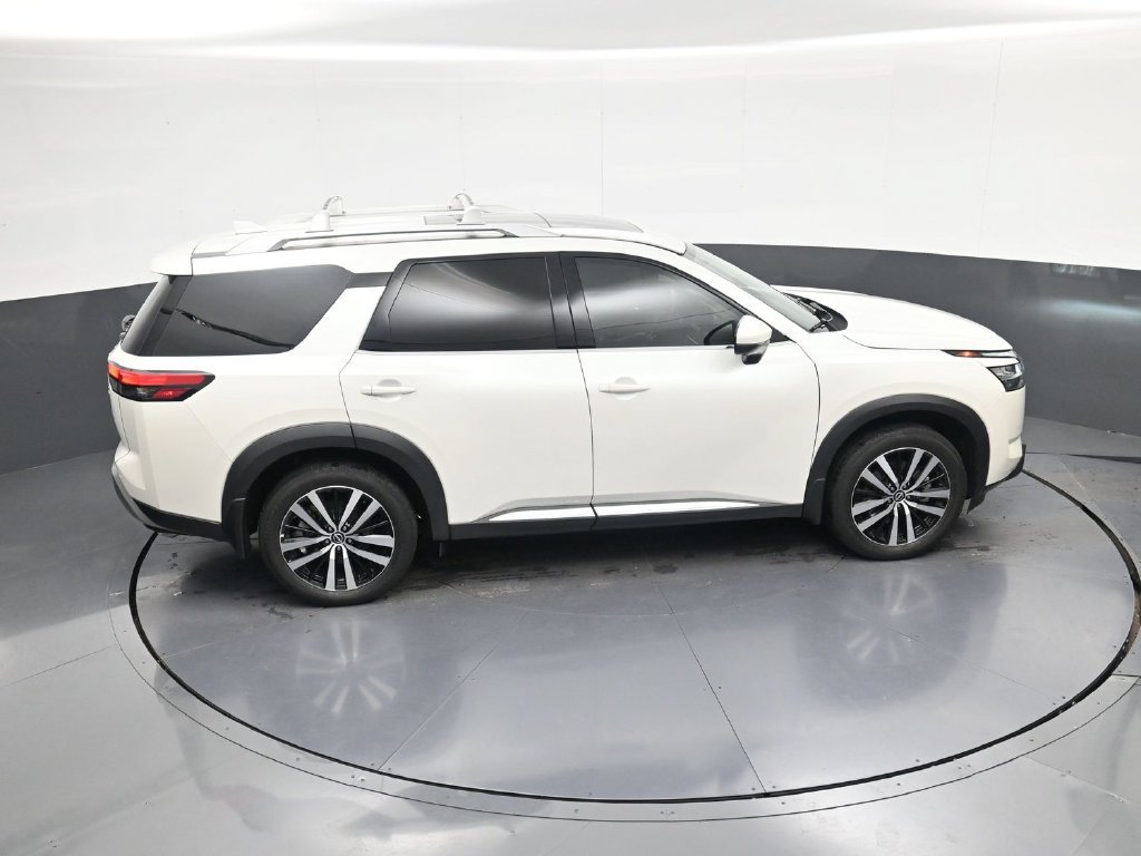 Used 2024 Nissan Pathfinder Platinum FWD image 35