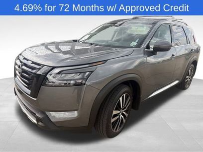 Used 2025 Nissan Pathfinder Platinum w/ Black Appearance Package