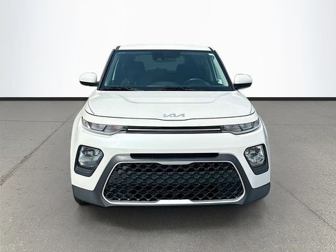 Certified 2022 Kia Soul LX w/ Technology Package FWD image 2
