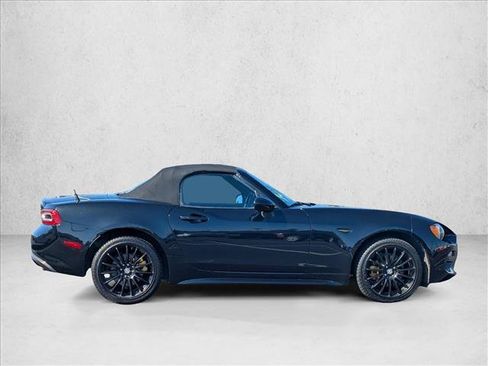 Used 2017 FIAT 124 Spider Classica RWD image 4