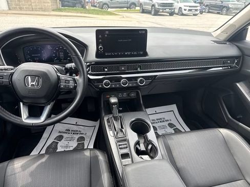 Used 2024 Honda Civic Touring image 18